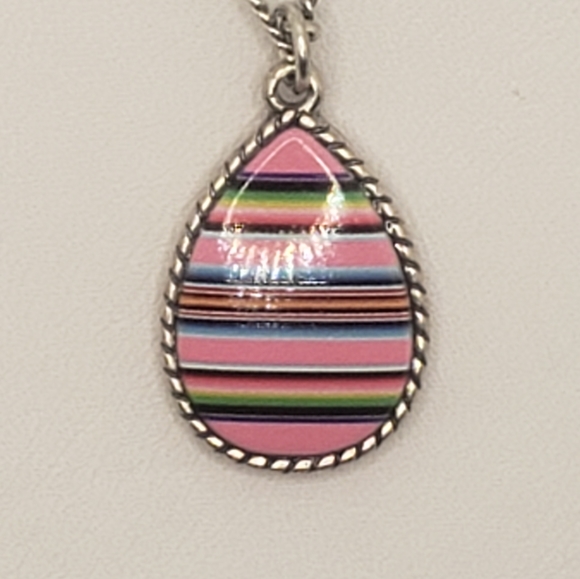 Simple but beautiful necklace - Picture 2 of 3